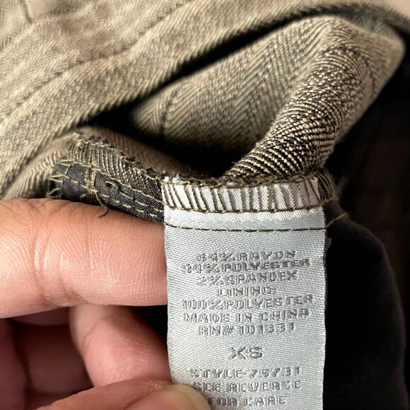 Charlotte Russe Taupe Thin-Striped Button-Front Mini Skirt NWT Size XS - Picture 5 of 12